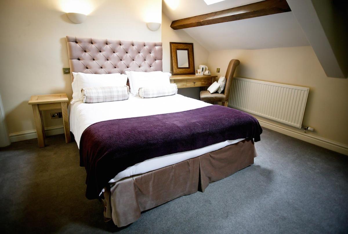 The Waddington Arms Hotel Exterior photo